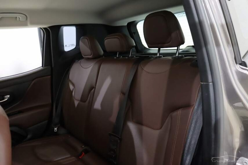 Foto do veículo JEEP RENEGADE 2.0 16V TURBO DIESEL LONGITUDE 4P 4X4 AUTOMÁTICO 2021 67.390 KM 104.990,00
