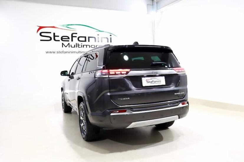Foto do veículo JEEP COMMANDER 2.0 TD380 TURBO DIESEL OVERLAND AT9 2023 45.073 KM 204.990,00