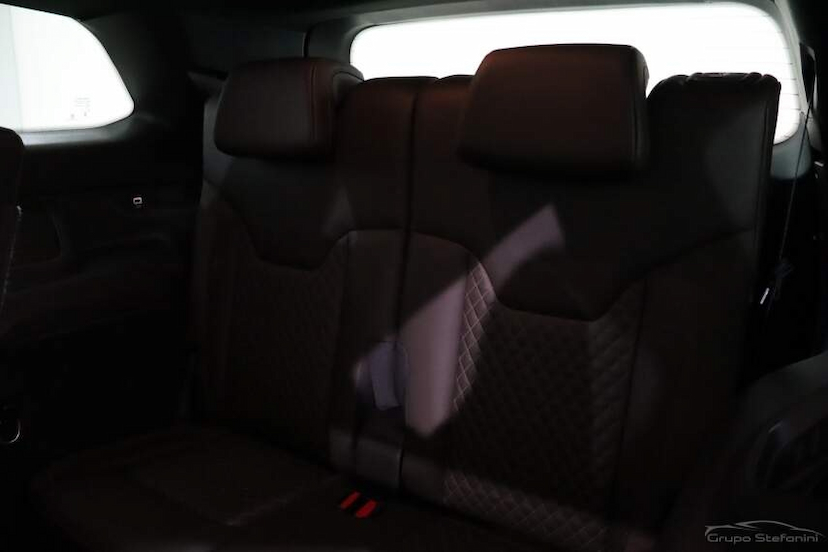 Foto do veículo JEEP COMMANDER 2.0 TD380 TURBO DIESEL OVERLAND AT9 2023 45.073 KM 204.990,00