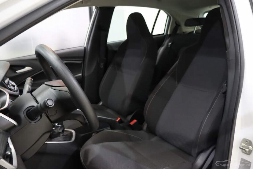Foto do veículo CHEVROLET ONIX 1.0 FLEX LT MANUAL 2023 60.655 KM 66.990,00