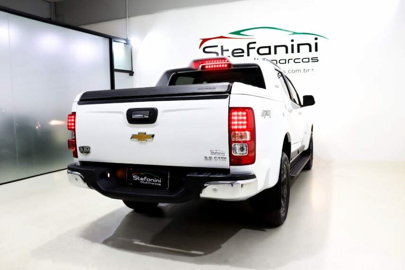 Foto do veículo CHEVROLET S10 2.8 16V TURBO DIESEL HIGH COUNTRY CD 4X4 AUTOMÁTICO 2023 38.227 KM 221.990,00