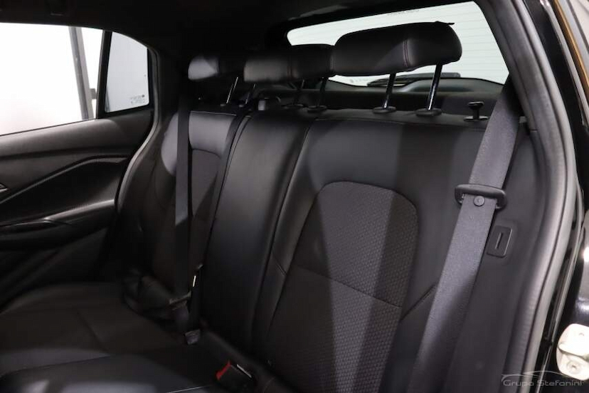 Foto do veículo CHEVROLET ONIX 1.0 TURBO FLEX RS AUTOMÁTICO 2024 19.981 KM 96.990,00