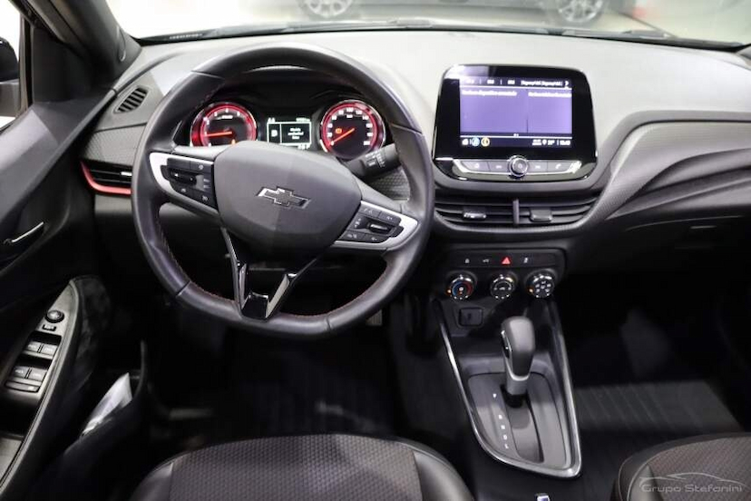 Foto do veículo CHEVROLET ONIX 1.0 TURBO FLEX RS AUTOMÁTICO 2024 19.981 KM 96.990,00