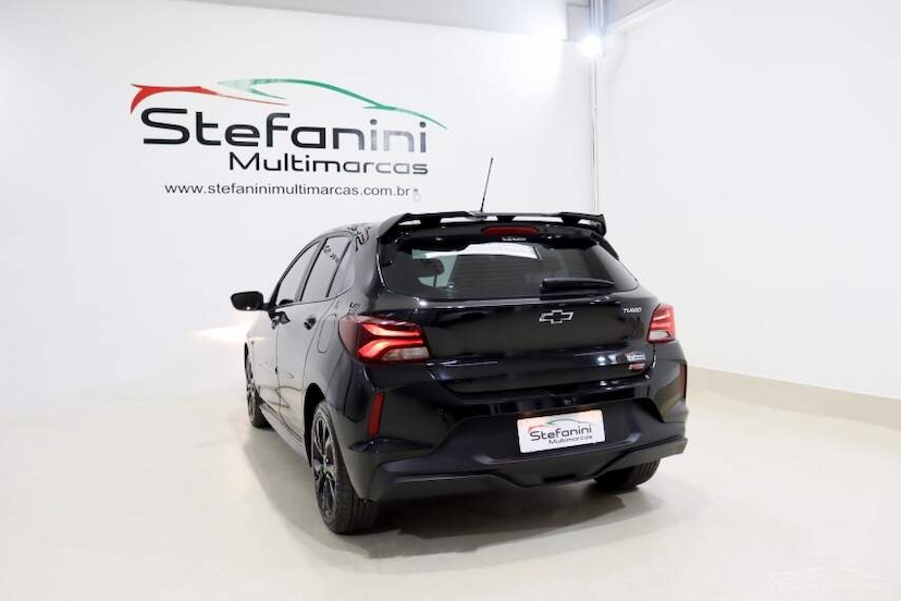 Foto do veículo CHEVROLET ONIX 1.0 TURBO FLEX RS AUTOMÁTICO 2024 19.981 KM 96.990,00