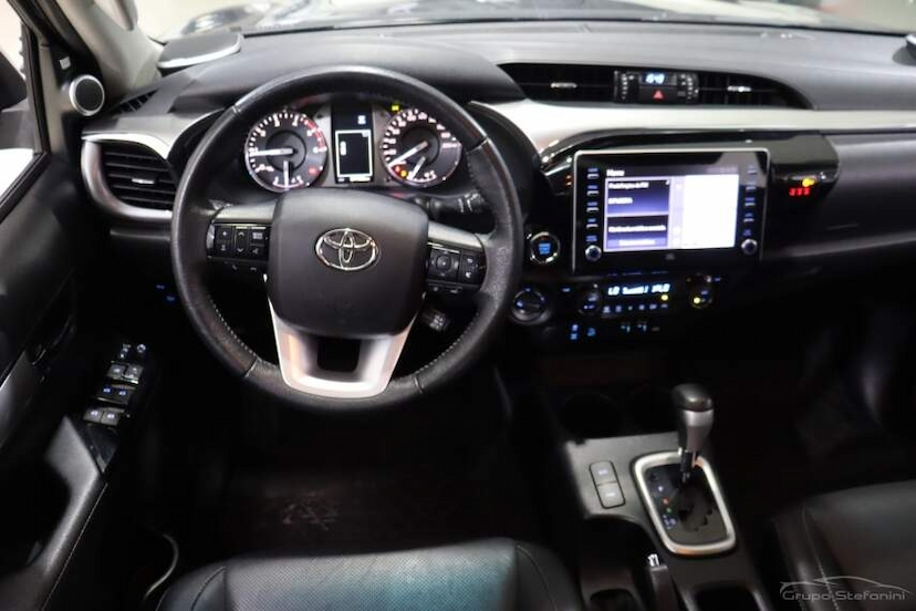 Foto do veículo TOYOTA HILUX 2.8 D-4D TURBO DIESEL CD SRX 4X4 AUTOMÁTICO 2022 84.402 KM 242.990,00