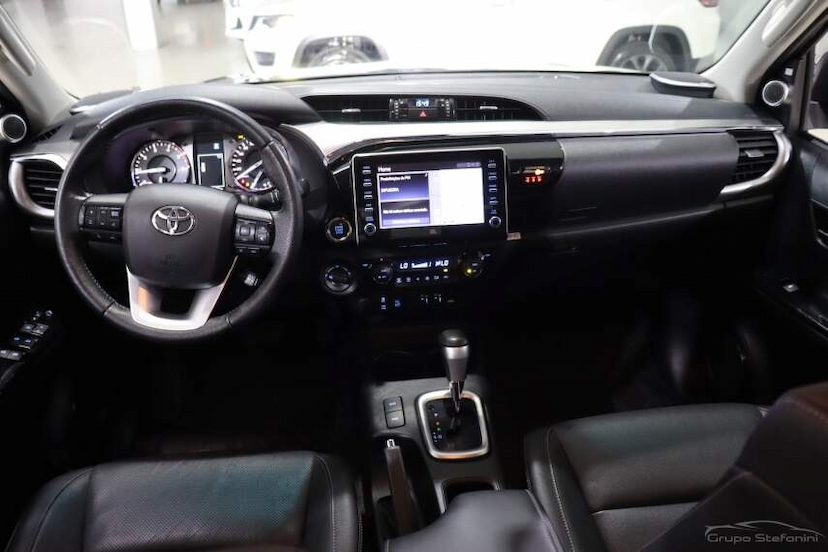 Foto do veículo TOYOTA HILUX 2.8 D-4D TURBO DIESEL CD SRX 4X4 AUTOMÁTICO 2022 84.402 KM 242.990,00