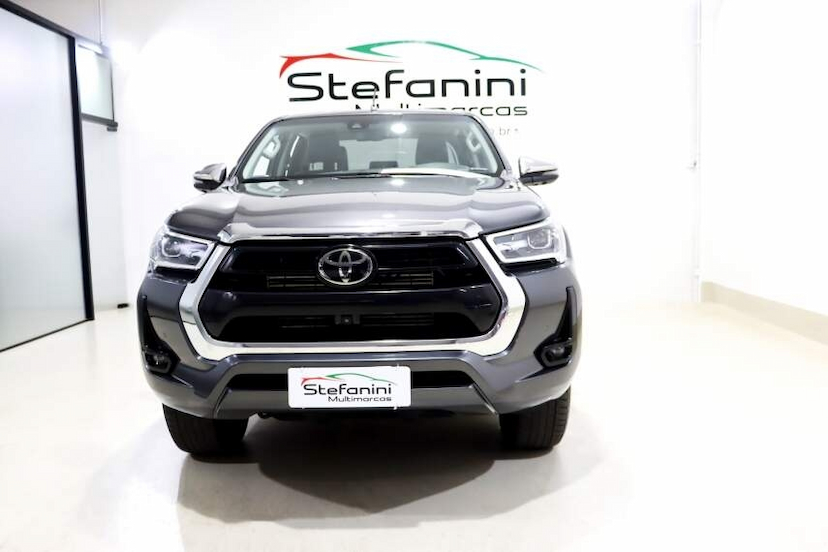 Foto do veículo TOYOTA HILUX 2.8 D-4D TURBO DIESEL CD SRX 4X4 AUTOMÁTICO 2022 84.402 KM 242.990,00