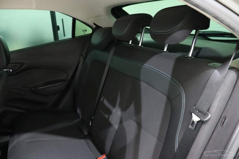 Foto do veículo CHEVROLET ONIX 1.4 MPFI LT 8V FLEX 4P MANUAL 2019 88.081 KM 59.990,00