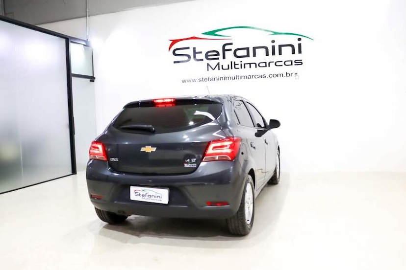 Foto do veículo CHEVROLET ONIX 1.4 MPFI LT 8V FLEX 4P MANUAL 2019 88.081 KM 59.990,00