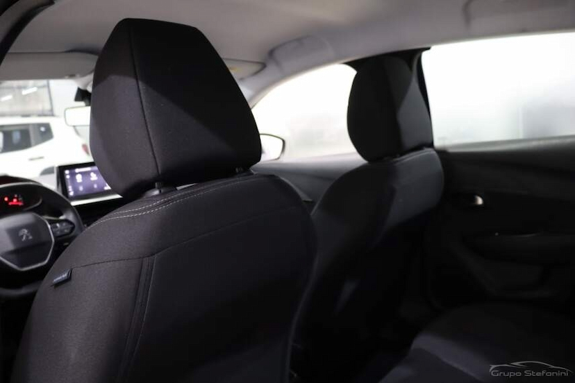 Foto do veículo PEUGEOT 208 1.6 16V FLEX ACTIVE AT6 2023 12.539 KM 79.990,00