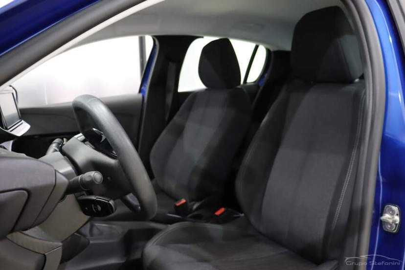 Foto do veículo PEUGEOT 208 1.6 16V FLEX ACTIVE AT6 2023 12.539 KM 79.990,00