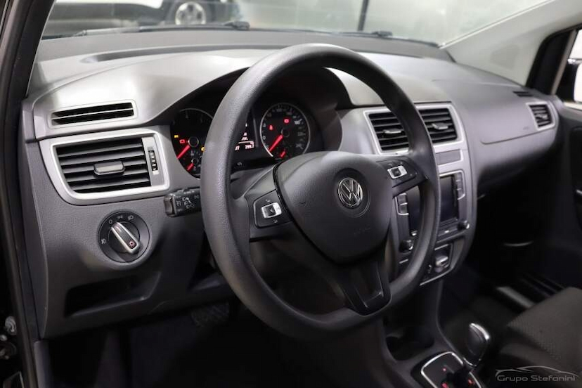 Foto do veículo VOLKSWAGEN FOX 1.6 MSI TOTAL FLEX CONNECT 4P I-MOTION 2019 67.227 KM 57.990,00