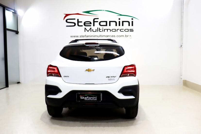 Foto do veículo CHEVROLET ONIX 1.4 MPFI ACTIV 8V FLEX 4P MANUAL 2019 74.236 KM 66.990,00