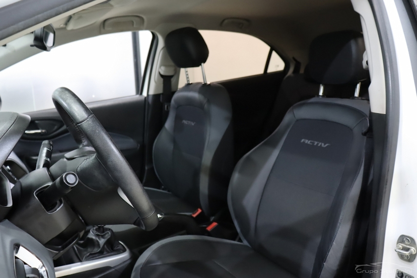 Foto do veículo CHEVROLET ONIX 1.4 MPFI ACTIV 8V FLEX 4P MANUAL 2019 74.236 KM 66.990,00