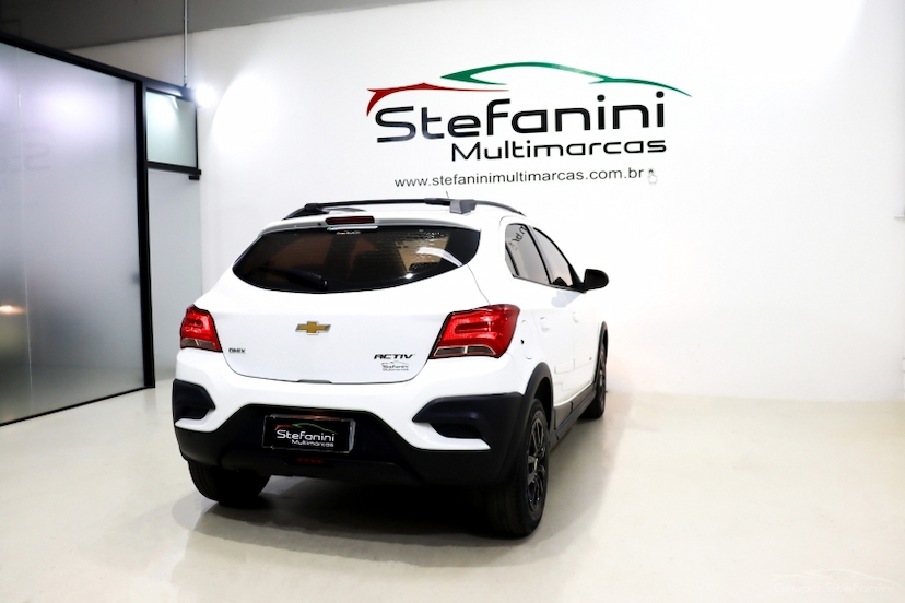 Foto do veículo CHEVROLET ONIX 1.4 MPFI ACTIV 8V FLEX 4P MANUAL 2019 74.236 KM 66.990,00