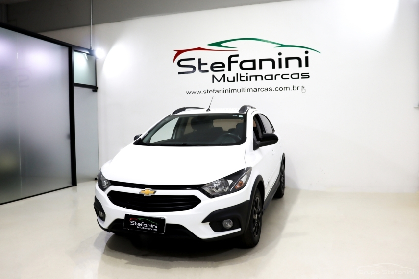 Foto do veículo CHEVROLET ONIX 1.4 MPFI ACTIV 8V FLEX 4P MANUAL 2019/2019 74.236 KM R$ 66.990,00