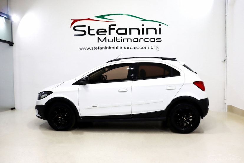 Foto do veículo CHEVROLET ONIX 1.4 MPFI ACTIV 8V FLEX 4P MANUAL 2019 74.236 KM 66.990,00