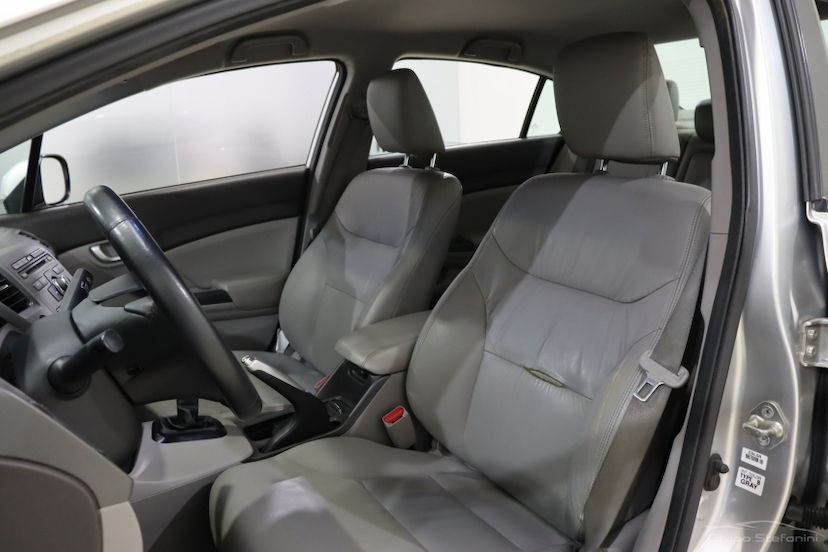 Foto do veículo HONDA CIVIC 1.8 LXL 16V FLEX 4P MANUAL 2013 97.327 KM 65.990,00
