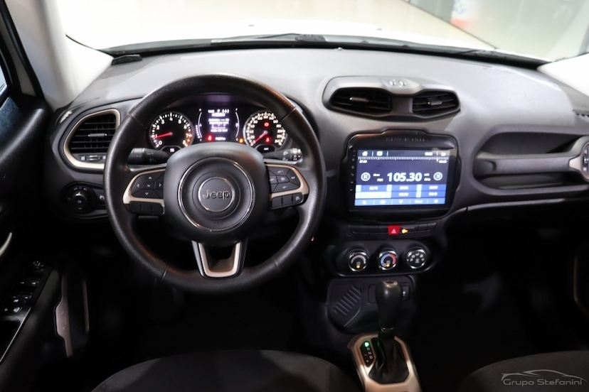 Foto do veículo JEEP RENEGADE 1.8 16V FLEX 4P AUTOMÁTICO 2017 74.227 KM 67.990,00