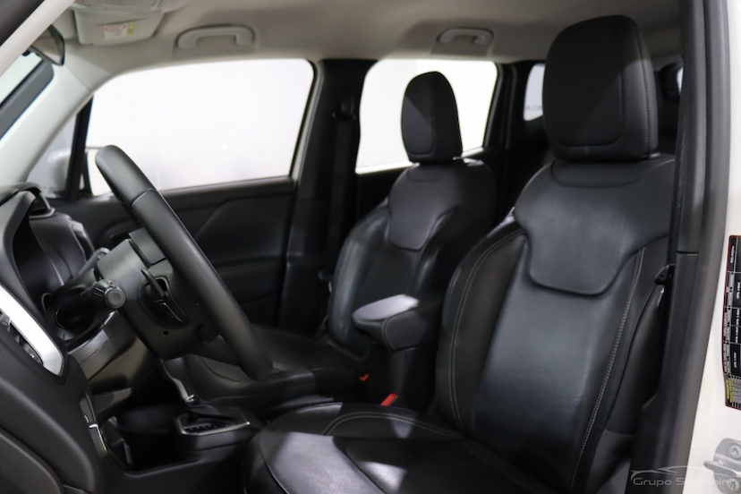 Foto do veículo JEEP RENEGADE 1.8 16V FLEX LONGITUDE 4P AUTOMÁTICO 2021 90.832 KM 81.990,00