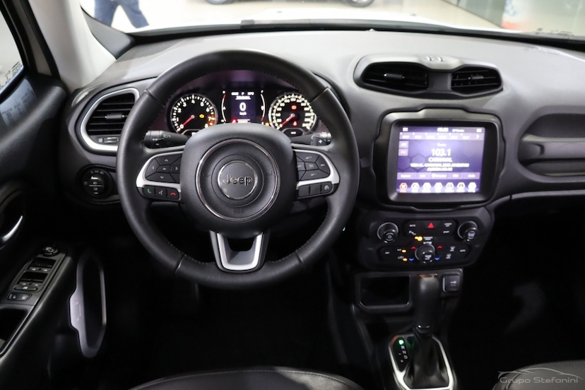 Foto do veículo JEEP RENEGADE 1.8 16V FLEX LONGITUDE 4P AUTOMÁTICO 2021 90.832 KM 81.990,00