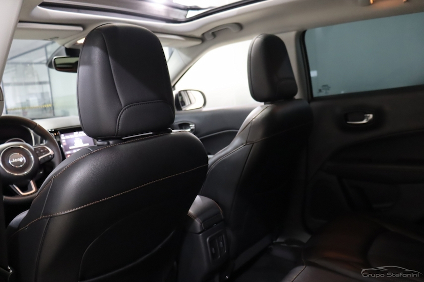 Foto do veículo JEEP COMPASS 2.0 16V FLEX LIMITED AUTOMÁTICO 2020 47.306 KM 112.990,00