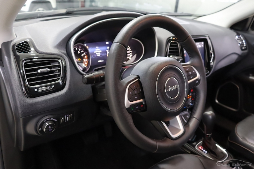Foto do veículo JEEP COMPASS 2.0 16V FLEX LIMITED AUTOMÁTICO 2020 47.306 KM 112.990,00