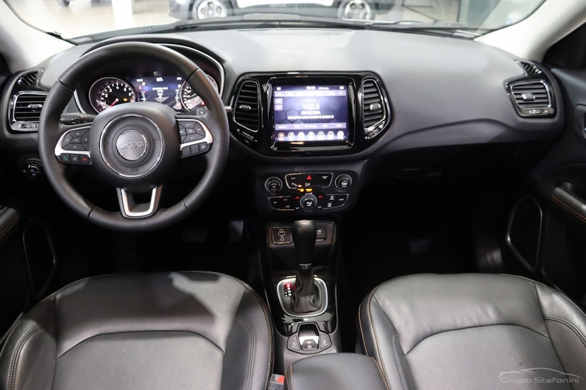 Foto do veículo JEEP COMPASS 2.0 16V FLEX LIMITED AUTOMÁTICO 2020 47.306 KM 112.990,00
