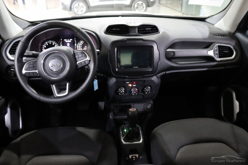 Foto do veículo JEEP RENEGADE 1.8 16V FLEX 4P AUTOMÁTICO 2021 71.307 KM 77.990,00