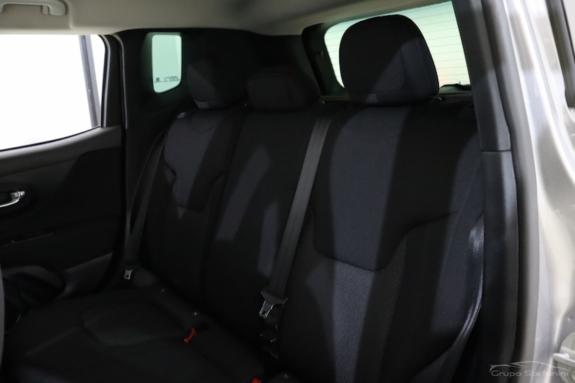 Foto do veículo JEEP RENEGADE 1.8 16V FLEX 4P AUTOMÁTICO 2021 71.307 KM 77.990,00