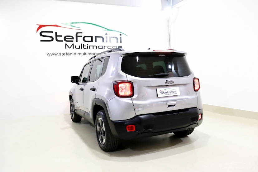 Foto do veículo JEEP RENEGADE 1.8 16V FLEX 4P AUTOMÁTICO 2021 71.307 KM 77.990,00