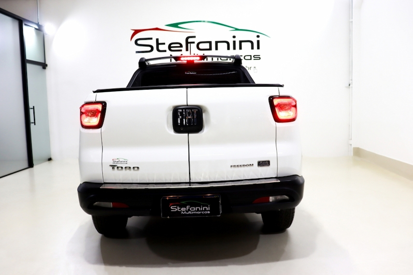 Foto do veículo FIAT TORO 2.0 16V TURBO DIESEL FREEDOM 4WD AT9 2022 104.051 KM 117.990,00