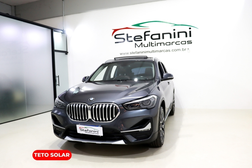 Foto do veículo BMW X1 2.0 16V TURBO ACTIVEFLEX SDRIVE20I X-LINE 4P AUTOMÁTICO 2022/2022 61.595 KM R$ 194.990,00