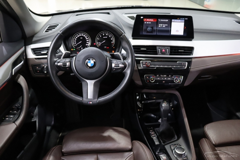 Foto do veículo BMW X1 2.0 16V TURBO ACTIVEFLEX SDRIVE20I X-LINE 4P AUTOMÁTICO 2022 61.595 KM 194.990,00