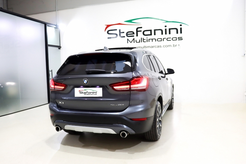 Foto do veículo BMW X1 2.0 16V TURBO ACTIVEFLEX SDRIVE20I X-LINE 4P AUTOMÁTICO 2022 61.595 KM 194.990,00
