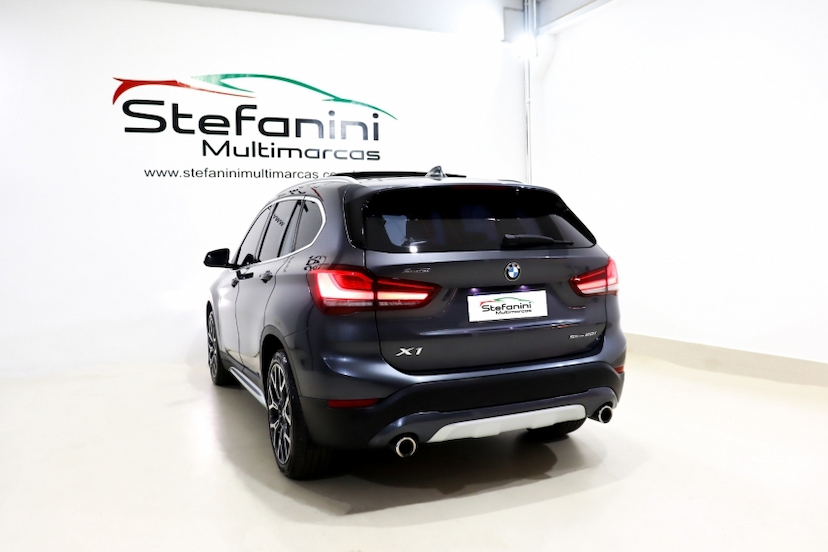 Foto do veículo BMW X1 2.0 16V TURBO ACTIVEFLEX SDRIVE20I X-LINE 4P AUTOMÁTICO 2022 61.595 KM 194.990,00