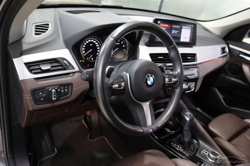 Foto do veículo BMW X1 2.0 16V TURBO ACTIVEFLEX SDRIVE20I X-LINE 4P AUTOMÁTICO 2022 61.595 KM 194.990,00