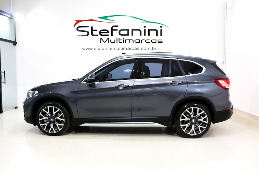 Foto do veículo BMW X1 2.0 16V TURBO ACTIVEFLEX SDRIVE20I X-LINE 4P AUTOMÁTICO 2022 61.595 KM 194.990,00