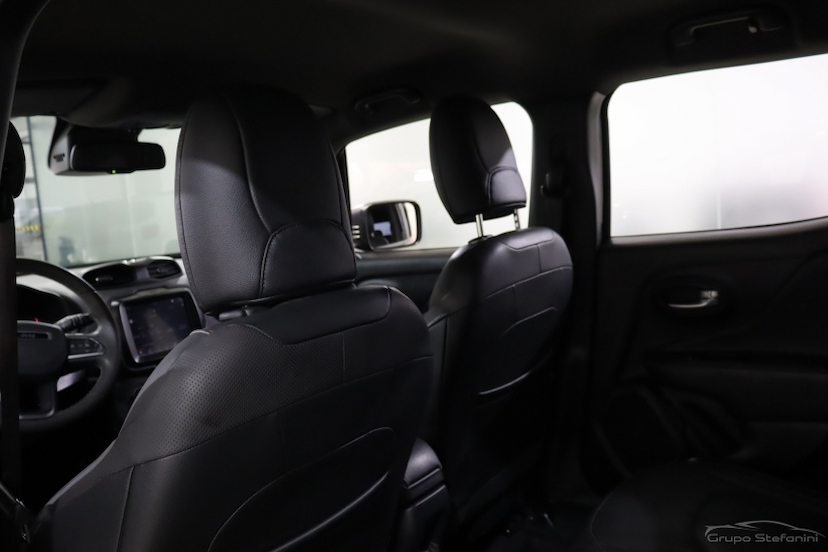 Foto do veículo JEEP RENEGADE 1.3 T270 TURBO FLEX S 4X4 AT9 2022 46.703 KM 118.990,00