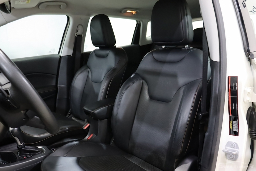 Foto do veículo JEEP COMPASS 2.0 16V DIESEL LONGITUDE 4X4 AUTOMÁTICO 2018 68.913 KM 101.990,00
