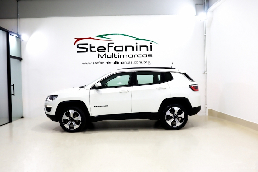 Foto do veículo JEEP COMPASS 2.0 16V DIESEL LONGITUDE 4X4 AUTOMÁTICO 2018 68.913 KM 101.990,00