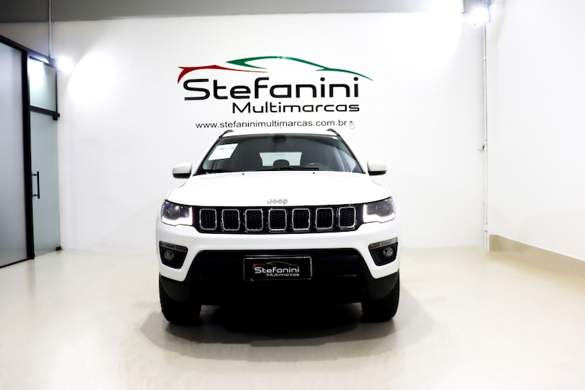Foto do veículo JEEP COMPASS 2.0 16V DIESEL LONGITUDE 4X4 AUTOMÁTICO 2018 68.913 KM 101.990,00