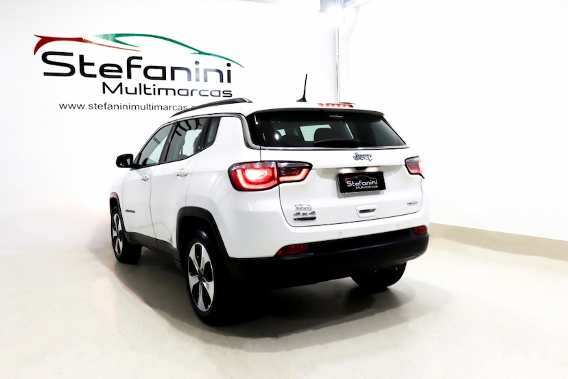 Foto do veículo JEEP COMPASS 2.0 16V DIESEL LONGITUDE 4X4 AUTOMÁTICO 2018 68.913 KM 101.990,00