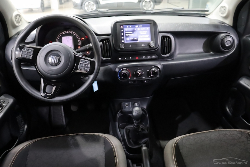 Foto do veículo FIAT MOBI 1.0 EVO FLEX TREKKING MANUAL 2023 977 KM 69.990,00