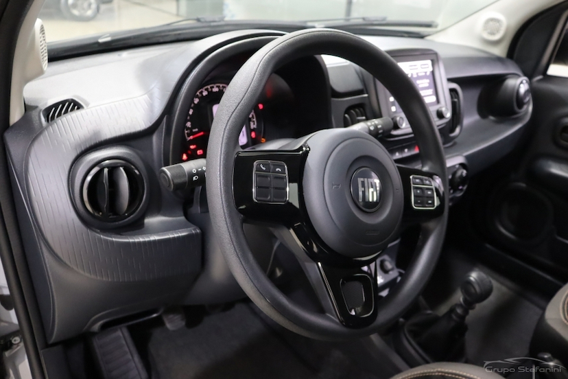 Foto do veículo FIAT MOBI 1.0 EVO FLEX TREKKING MANUAL 2023 977 KM 69.990,00
