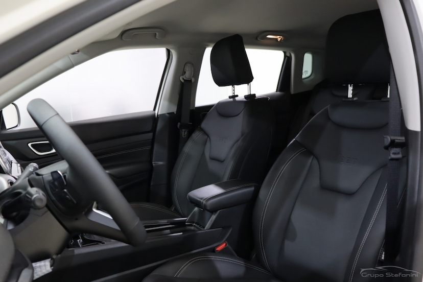 Foto do veículo JEEP COMPASS 1.3 T270 TURBO FLEX LONGITUDE AT6 2025 847 KM 179.990,00