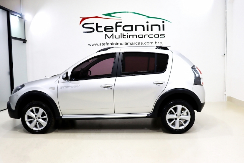 Foto do veículo RENAULT SANDERO 1.6 STEPWAY 16V FLEX 4P MANUAL 2013 85.918 KM 39.990,00