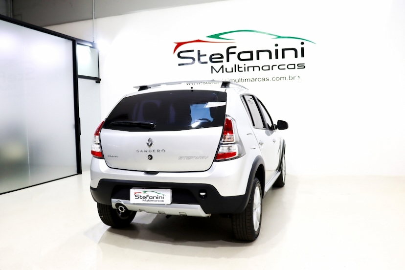 Foto do veículo RENAULT SANDERO 1.6 STEPWAY 16V FLEX 4P MANUAL 2013 85.918 KM 39.990,00