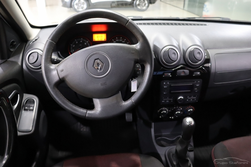 Foto do veículo RENAULT SANDERO 1.6 STEPWAY 16V FLEX 4P MANUAL 2013 85.918 KM 39.990,00