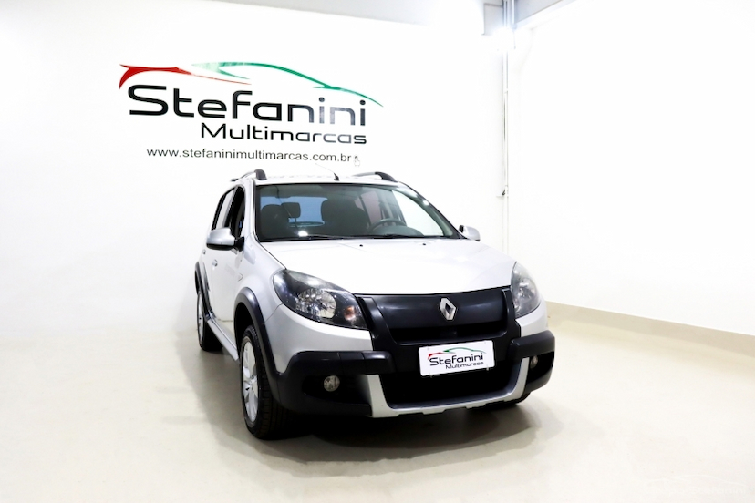Foto do veículo RENAULT SANDERO 1.6 STEPWAY 16V FLEX 4P MANUAL 2013 85.918 KM 39.990,00